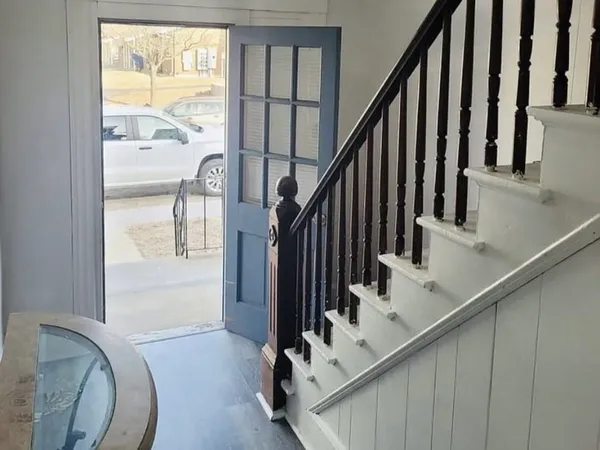 $1,880 | 384 Belmont Street, Unit 1, Manchester, NH 03103