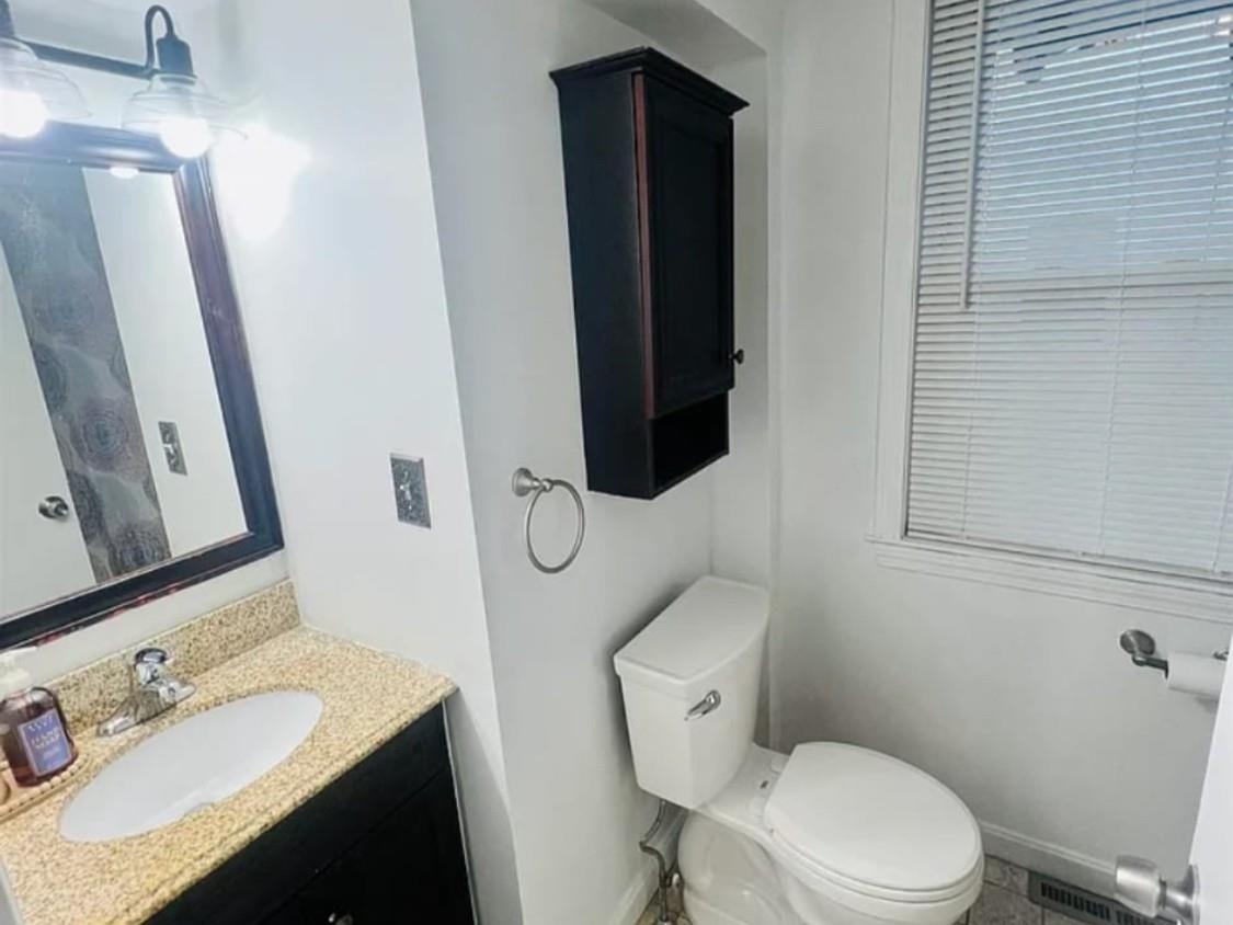 384 Belmont Street, Unit 1 Manchester, NH 03103 - Photo 6 of 8