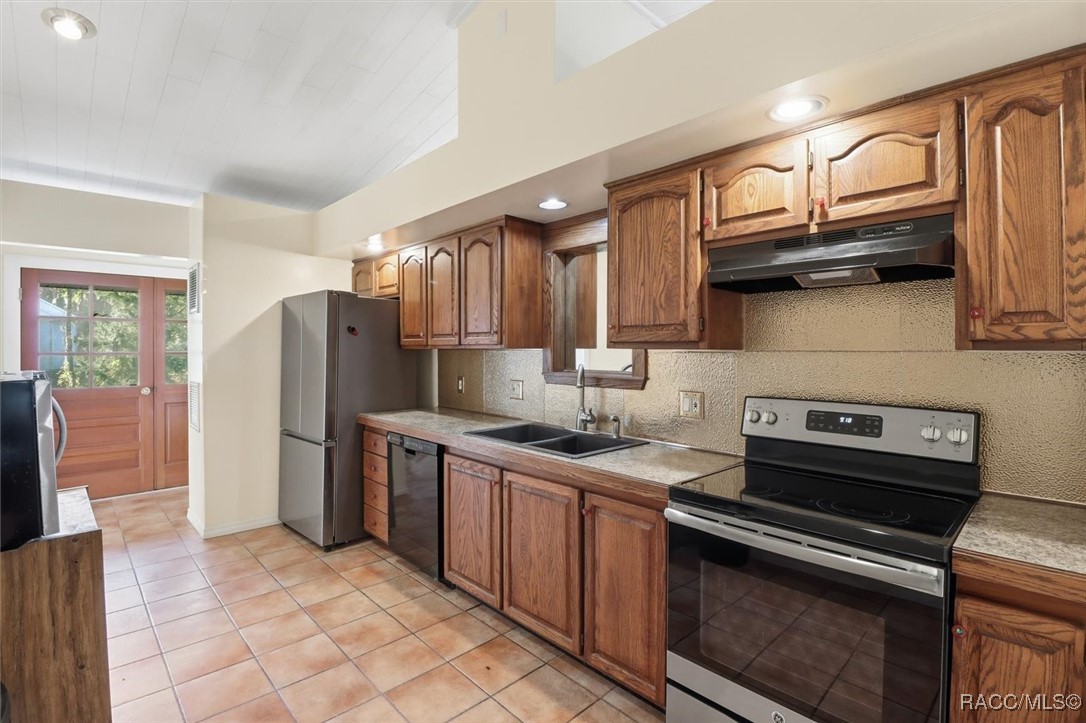 11 Patricia Road Yankeetown, FL 34498 - Photo 7 of 30