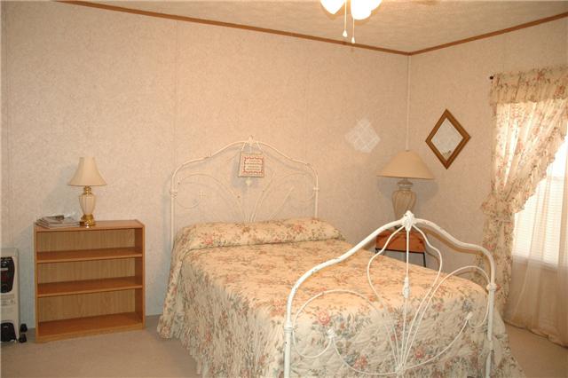 1100 Deerwood Road Dickson, TN 37055 - Photo 4 of 18 This Home Feels Like New *Well Maintained and Cared For