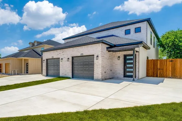 $2,100 | 8009 Doreen Avenue, Unit 8011, Fort Worth, TX 76116