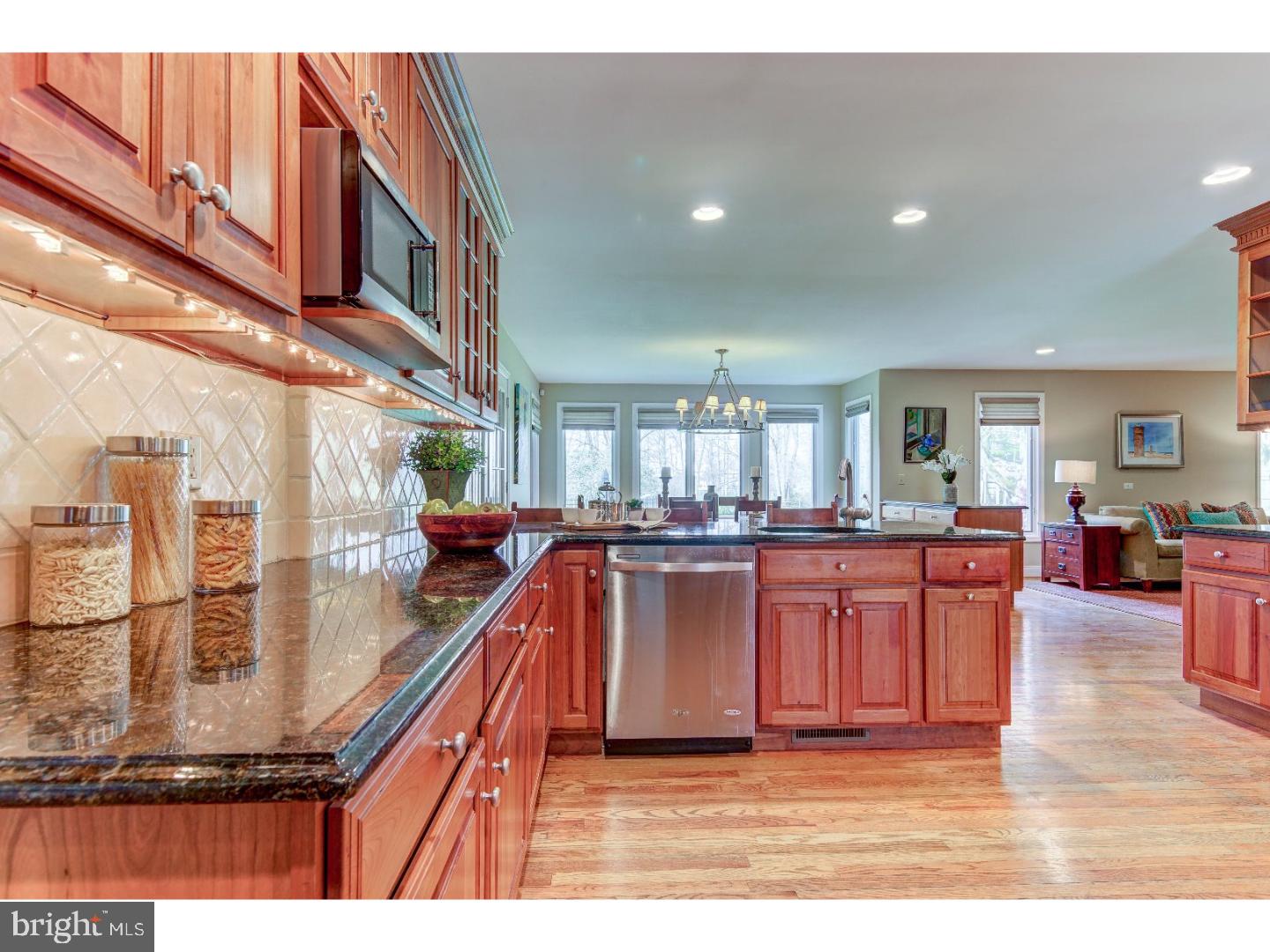 528 Atterbury Road Villanova, PA 19085 - Photo 7 of 25