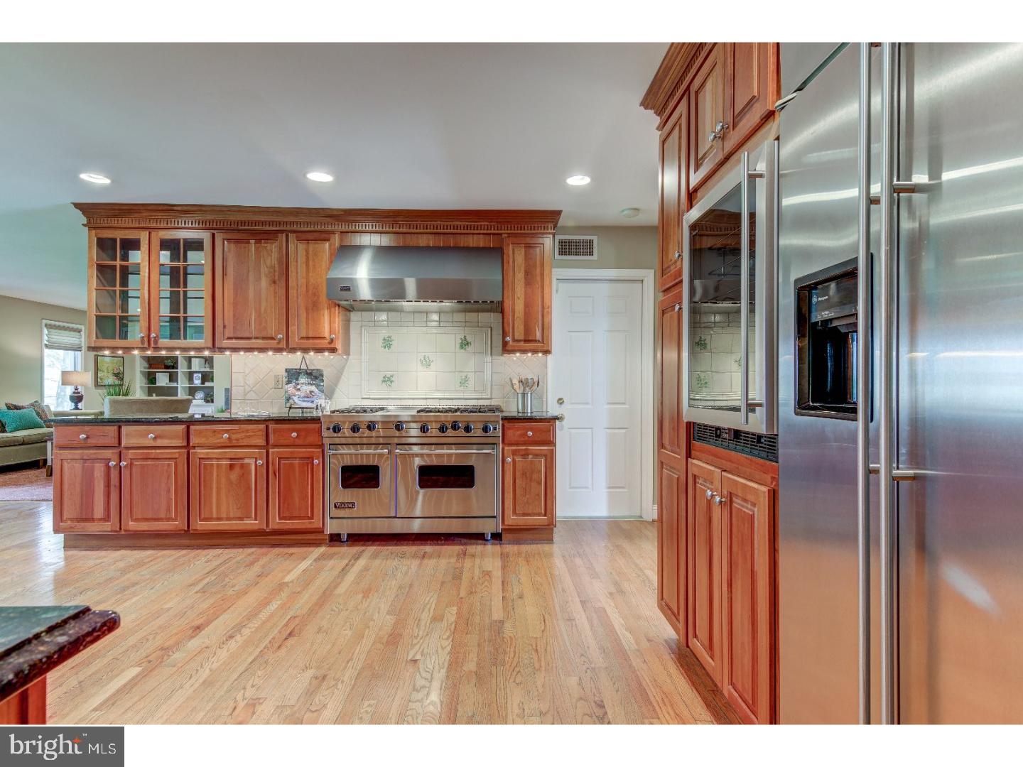 528 Atterbury Road Villanova, PA 19085 - Photo 8 of 25