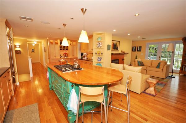 67 Authors Road Concord, MA 01742 - Photo 3 of 22