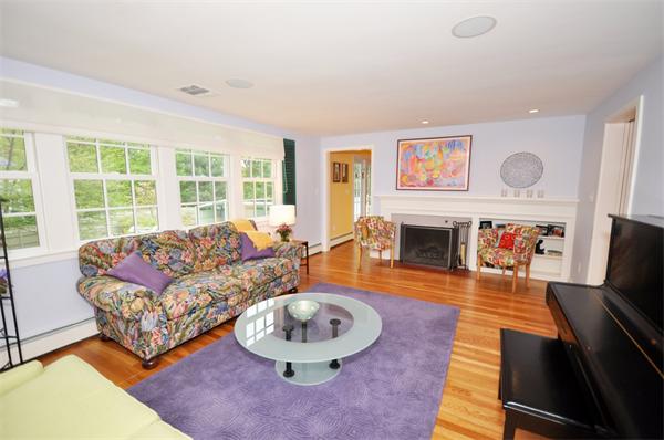 67 Authors Road Concord, MA 01742 - Photo 6 of 22