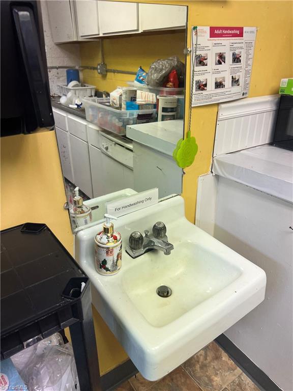 3810 Clemmons Road Clemmons, NC 27012 - Photo 16 of 18 handwash sink in kitchen