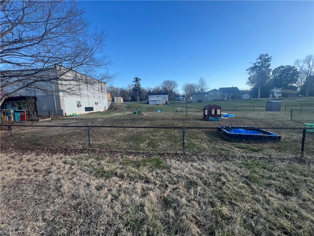 3810 Clemmons Road Clemmons, NC 27012 - Photo 2 of 18 side fence