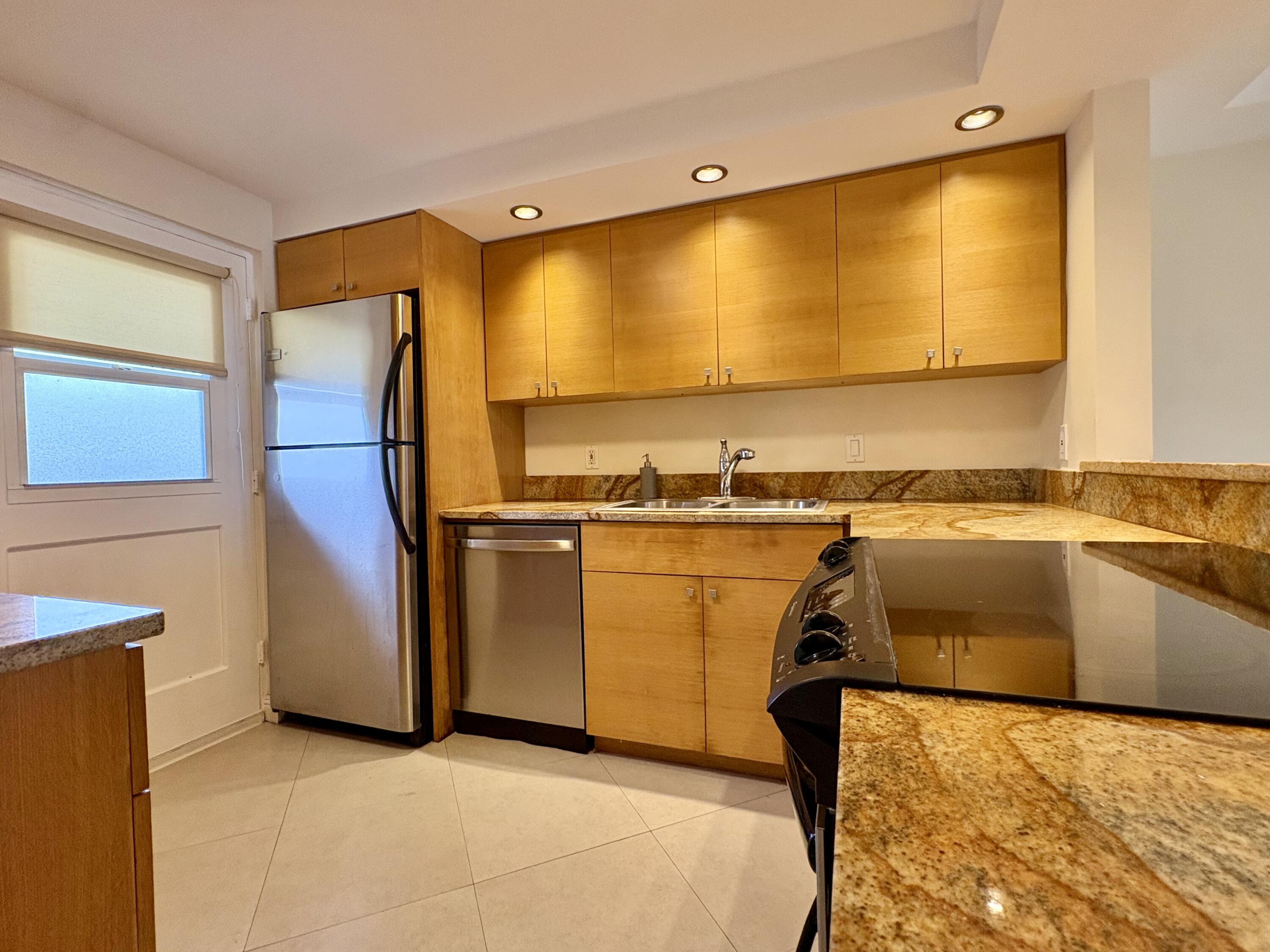 5700 Northwest 2nd Avenue, Unit 203 Boca Raton, FL 33487 - Photo 10 of 29 kitchen