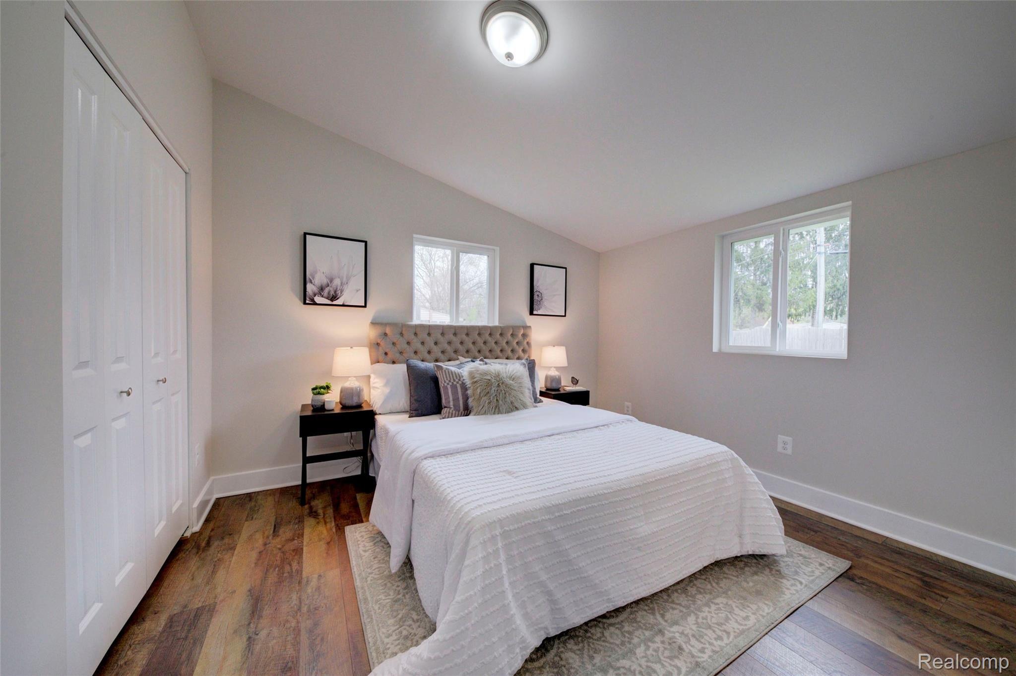 1304 Decker Road Walled Lake, MI 48390 - Photo 20 of 39 4H8A7547_8_9.jpg