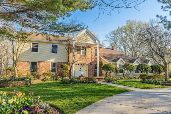 $1,349,000 | 144 Landing Meadow Road, Smithtown, NY 11787