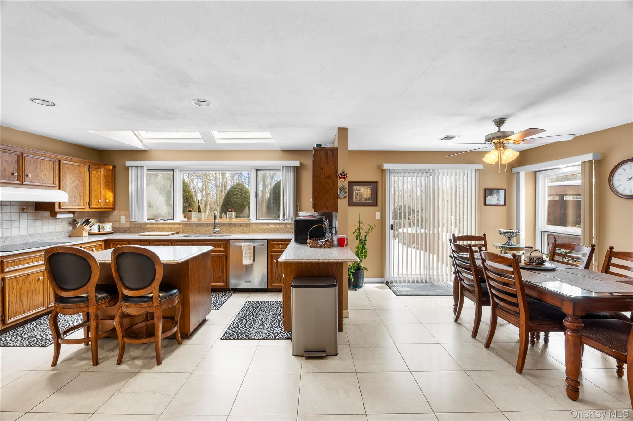 144 Landing Meadow Road Smithtown, NY 11787 - Photo 12 of 45