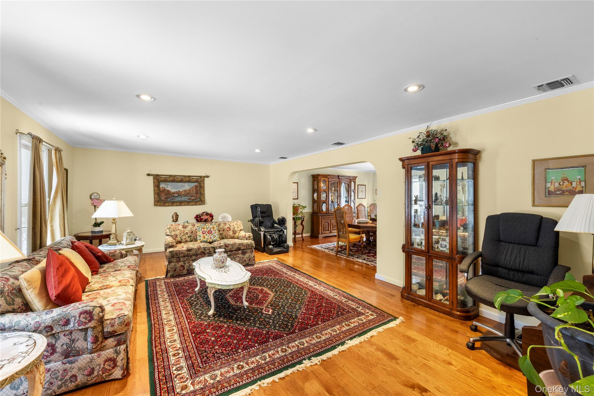 144 Landing Meadow Road Smithtown, NY 11787 - Photo 4 of 45