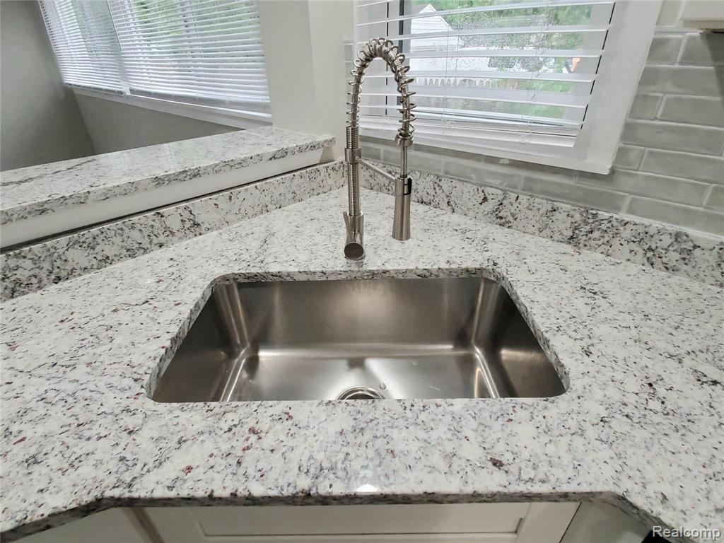 11794 Appleton Redford, MI 48239 - Photo 11 of 26 Gallery Image 11