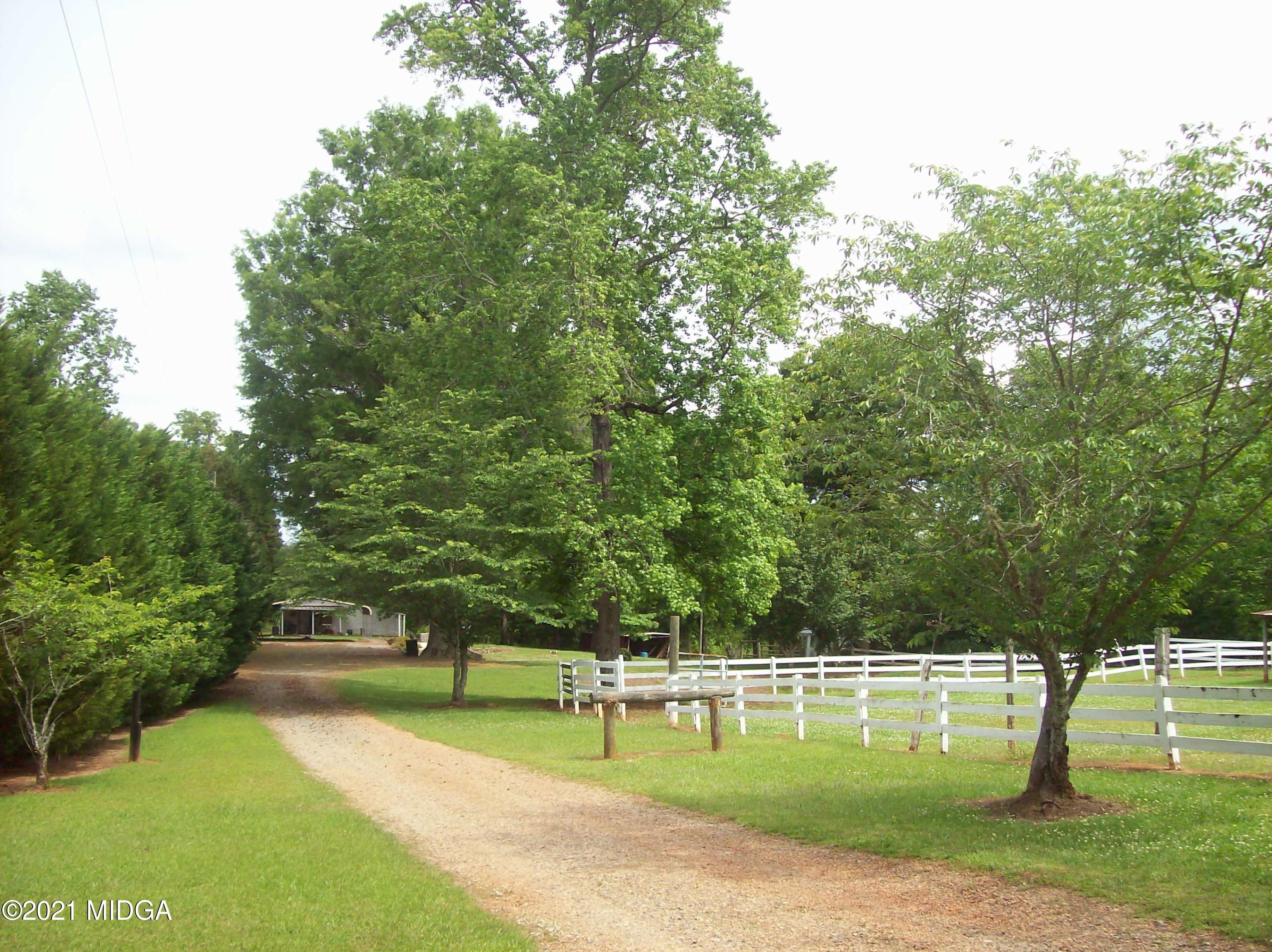 619 Comer Road Gray, GA 31032 - Photo 2 of 24 102_0028