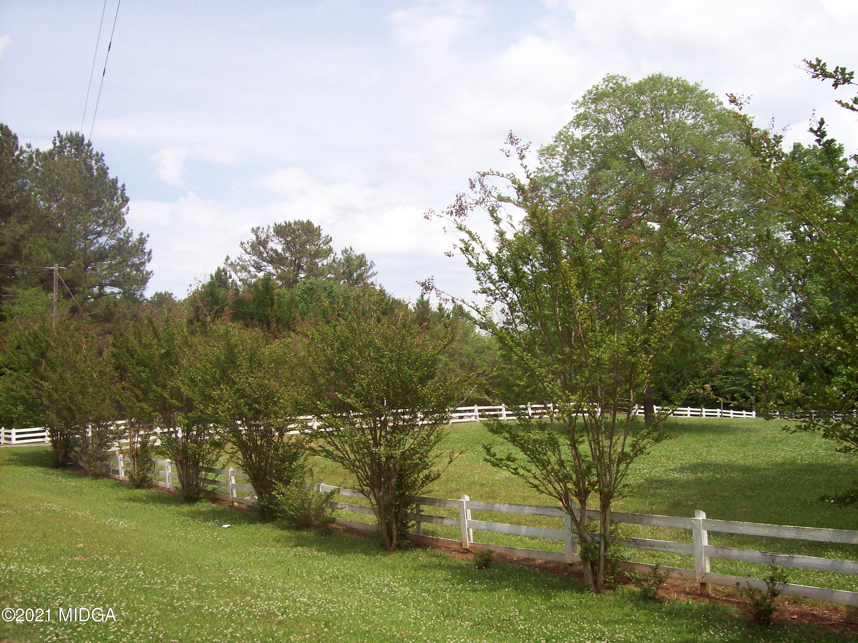 619 Comer Road Gray, GA 31032 - Photo 4 of 24 102_0004