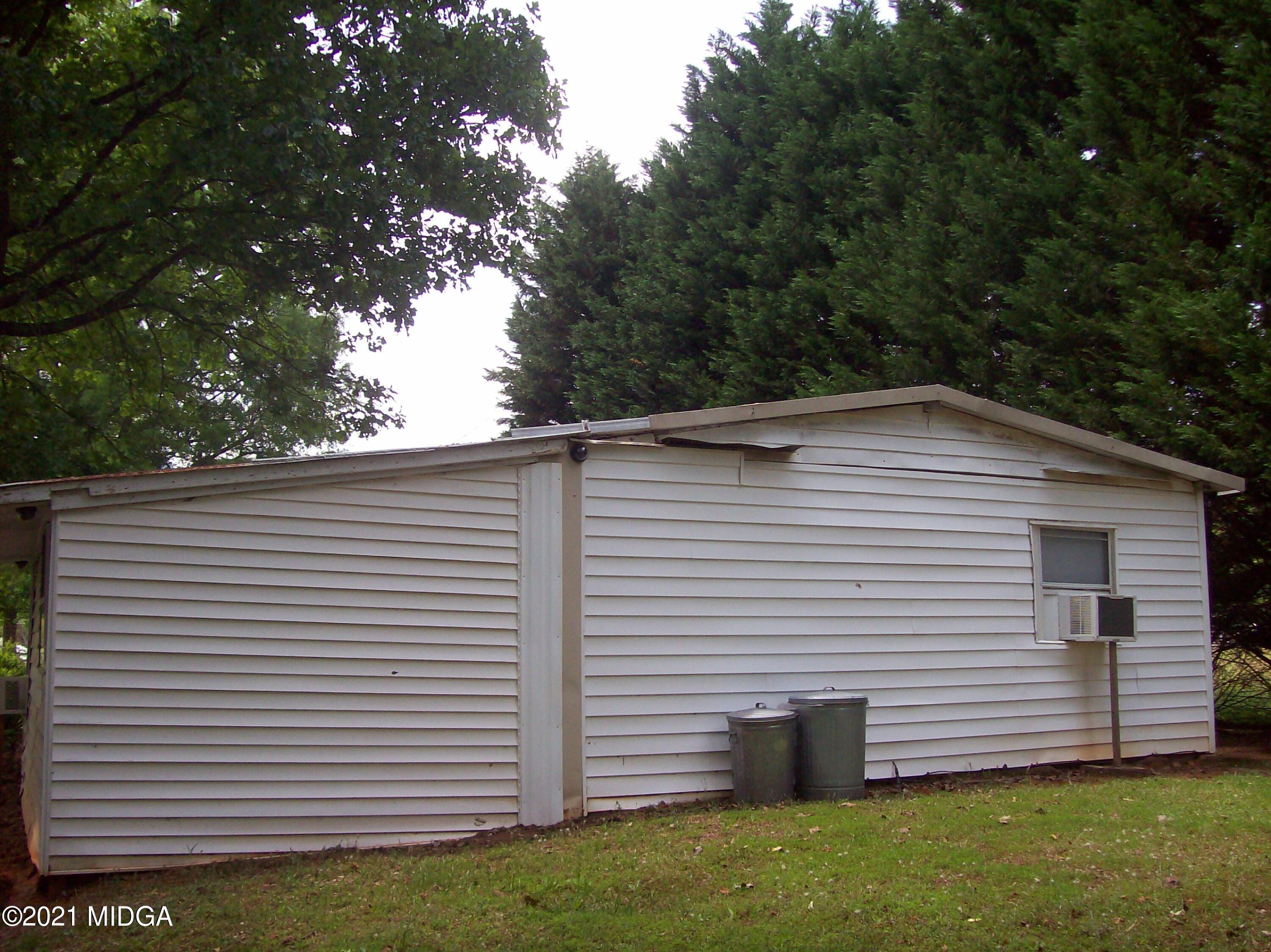 619 Comer Road Gray, GA 31032 - Photo 8 of 24 102_0012
