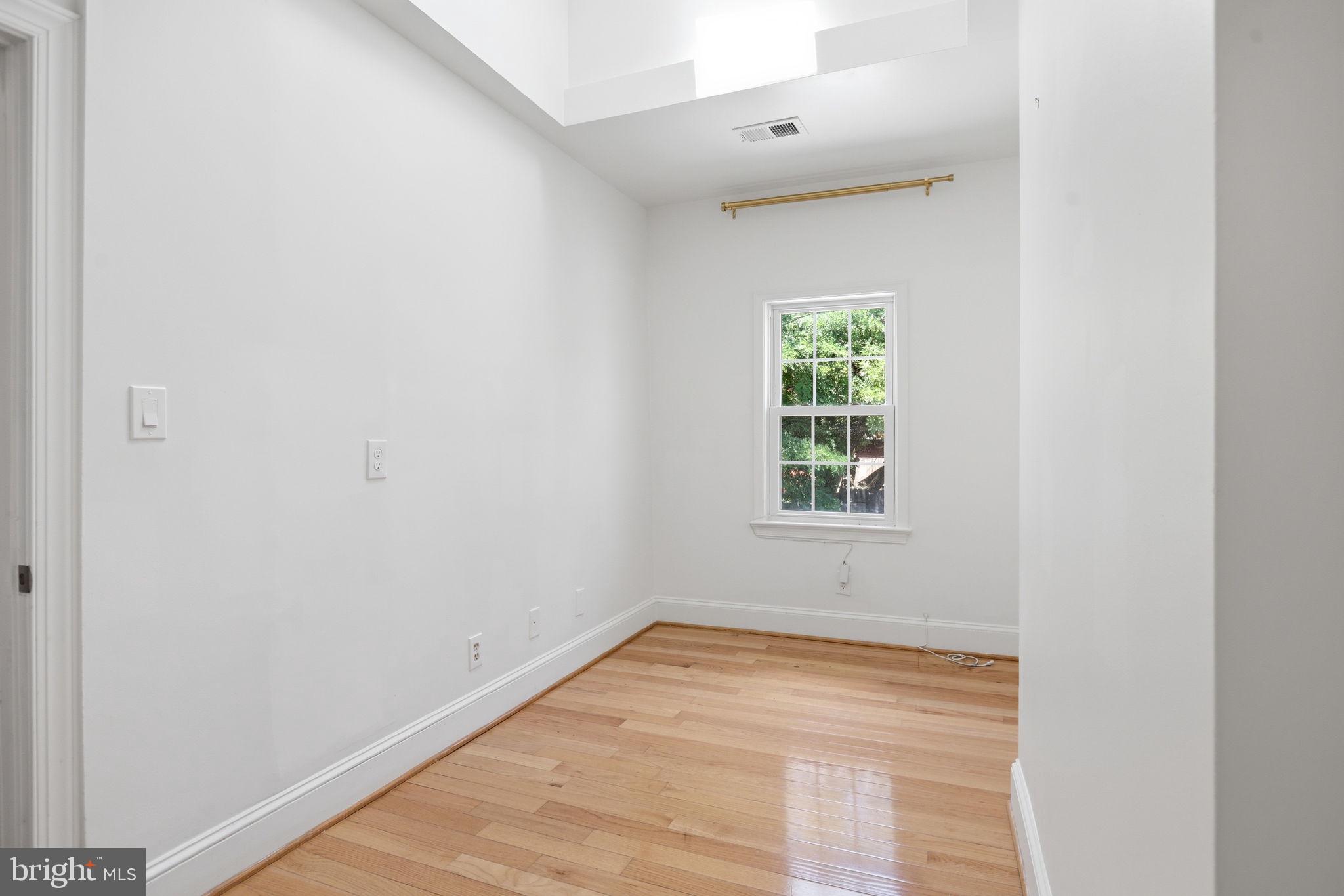 708 I Street Southeast, Unit A Washington, DC 20003 - Photo 17 of 31 Second bedroom/office with skylight