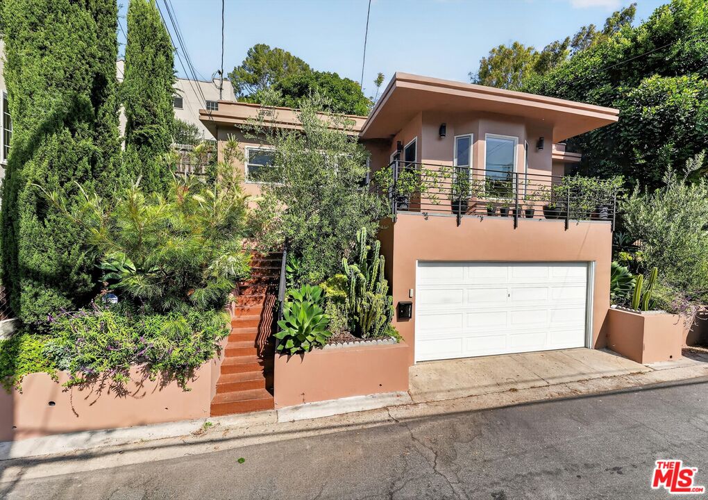 1515 Rendall Place Los Angeles, CA 90026 - Photo 2 of 46