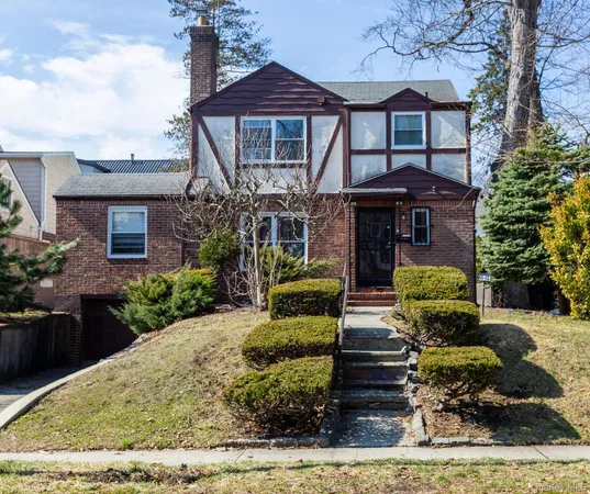 $1,498,000 | 85-32 213th Street | Oakland Gardens