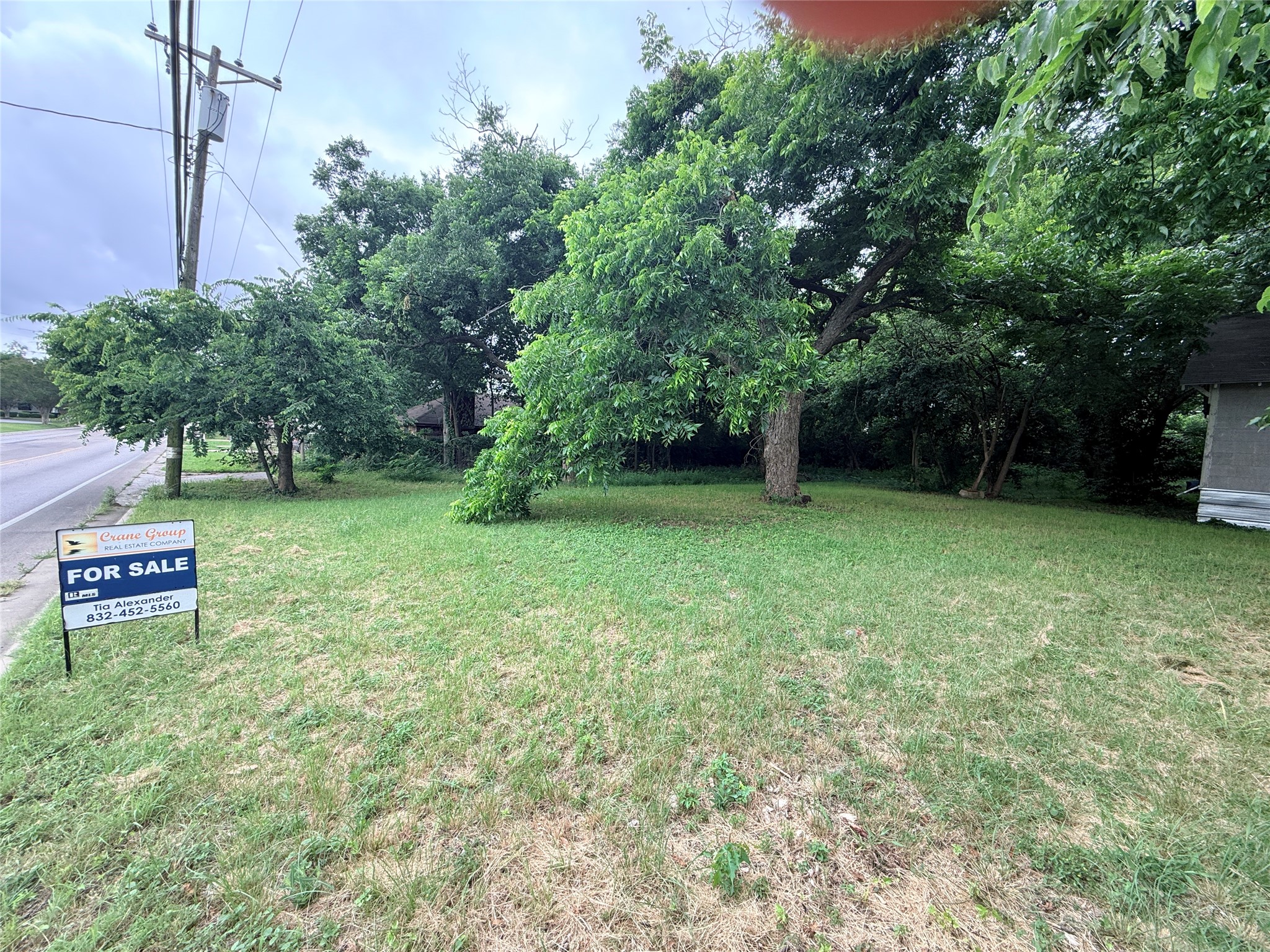 2922 MacArthur Drive Waco, TX 76708 - Photo 4 of 19 Front portion of oversized residential lot.