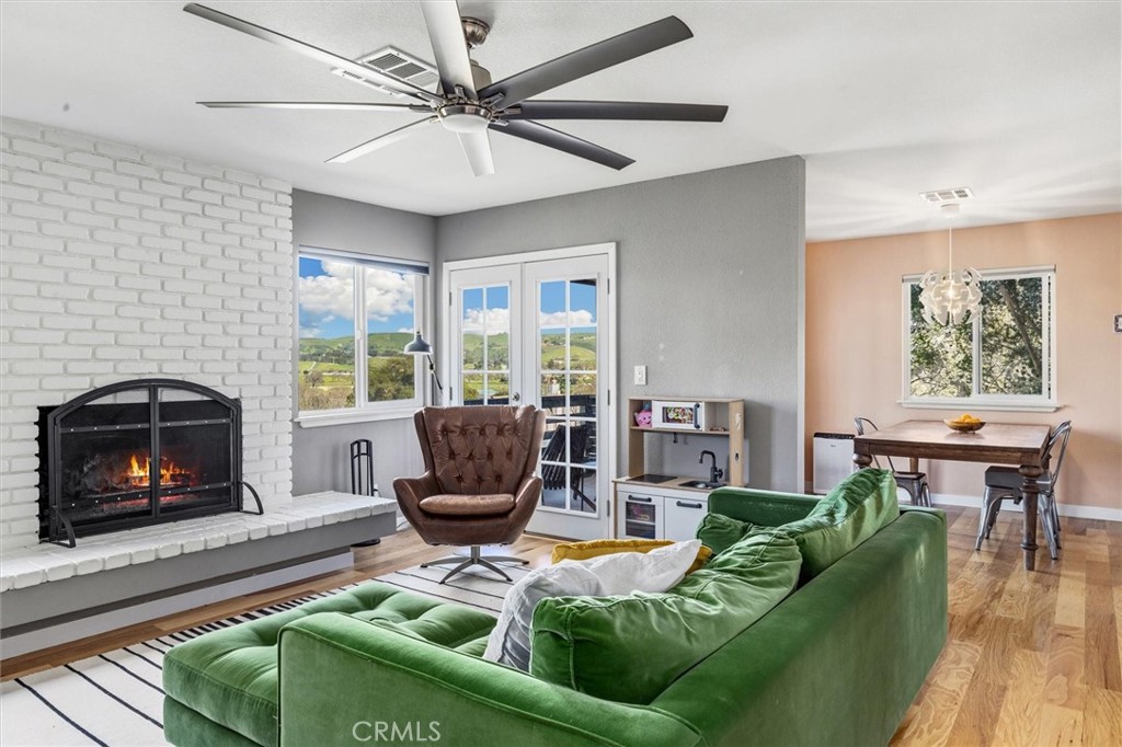 5201 Juarez Avenue Atascadero, CA 93422 - Photo 7 of 35 fireplace digitally altered
