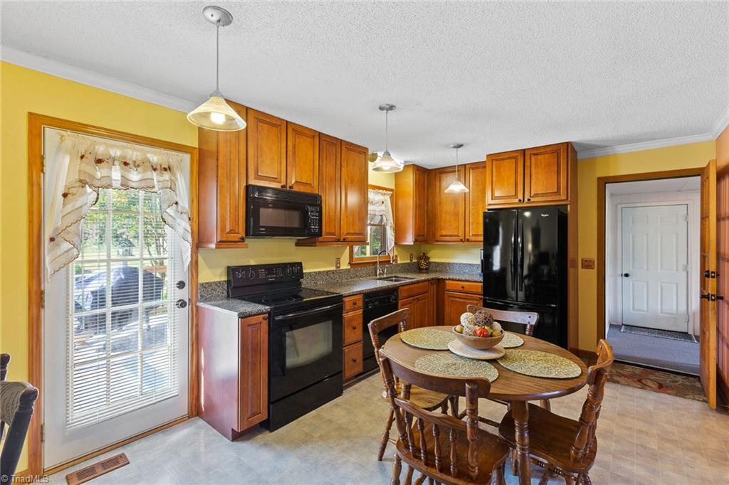 1420 Boone Road Burlington, NC 27217 - Photo 11 of 38 Gallery Image 11