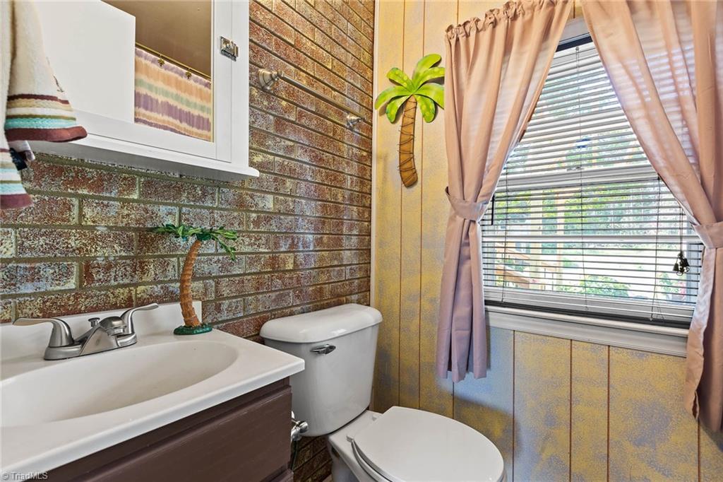 1420 Boone Road Burlington, NC 27217 - Photo 18 of 38 Gallery Image 18