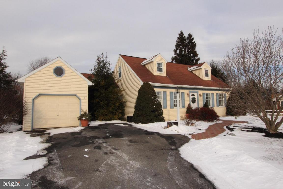 119 Ashley Drive Lititz, PA 17543 - Photo 2 of 33