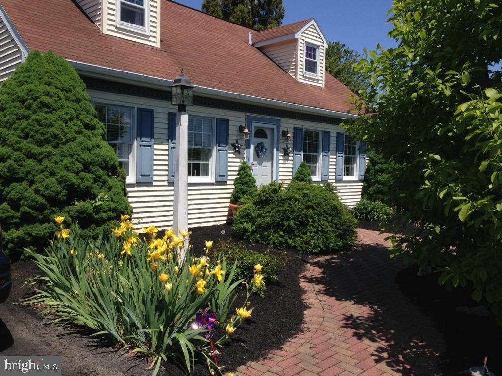 119 Ashley Drive Lititz, PA 17543 - Photo 3 of 33
