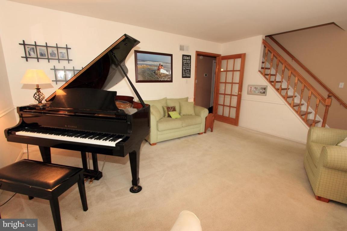 119 Ashley Drive Lititz, PA 17543 - Photo 8 of 33