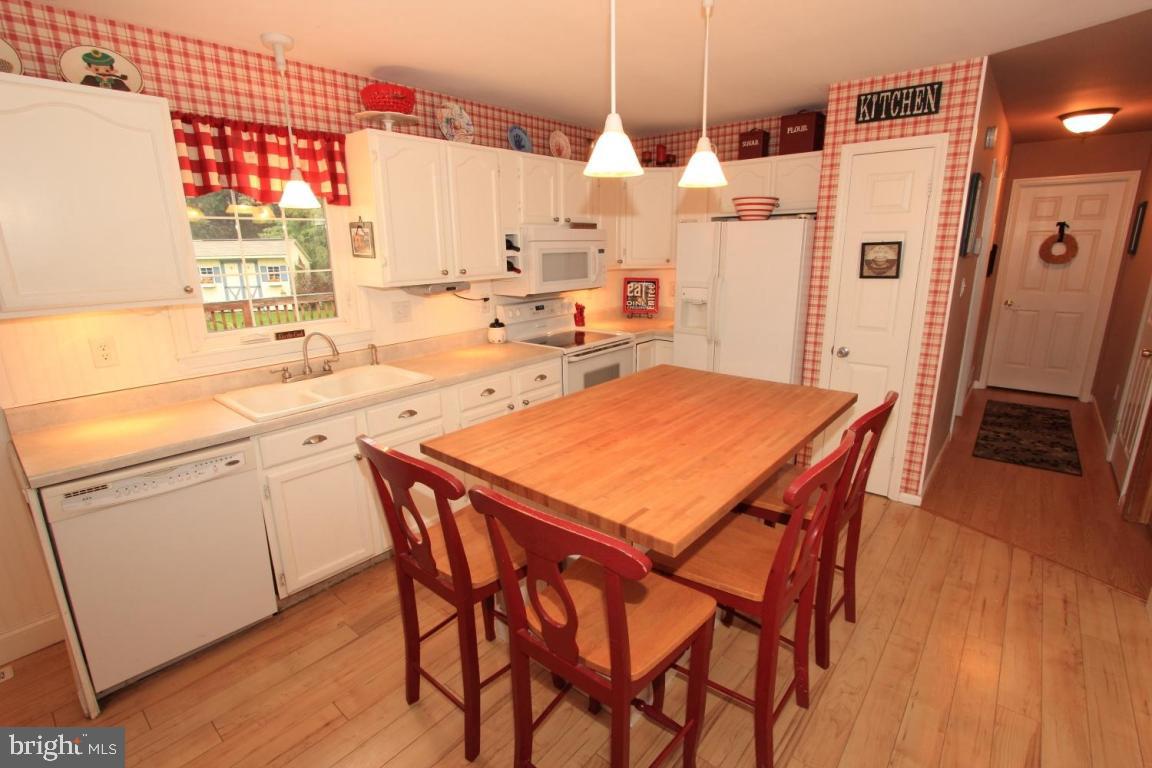 119 Ashley Drive Lititz, PA 17543 - Photo 10 of 33