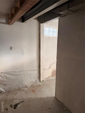 $60,000 | 9422 Westchester Drive, St. Louis, MO 63136