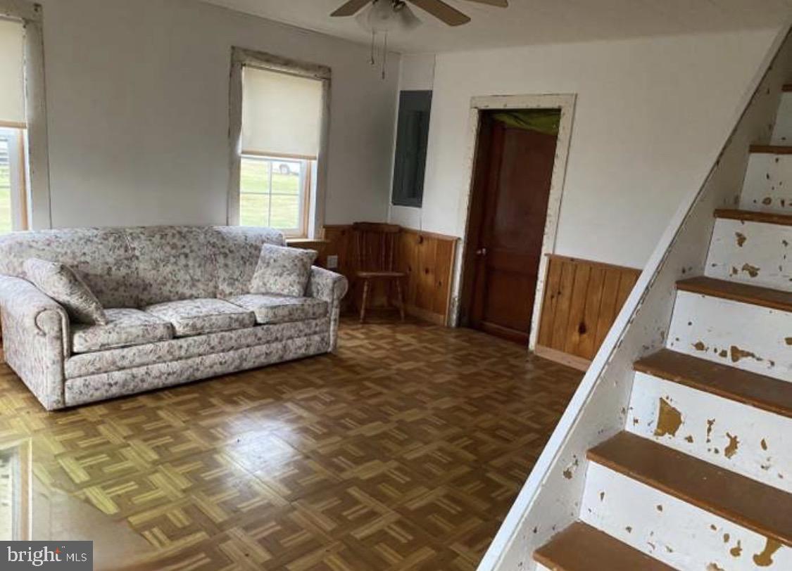 3011 Union Church Road Tylerton, MD 21866 - Photo 7 of 22 Living Room
