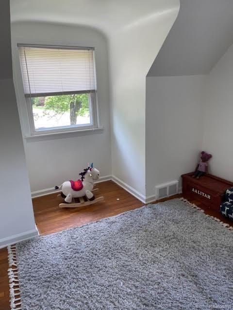 156 Barrington Road Bloomfield Hills, MI 48302 - Photo 20 of 27 Bedroom2.jpg