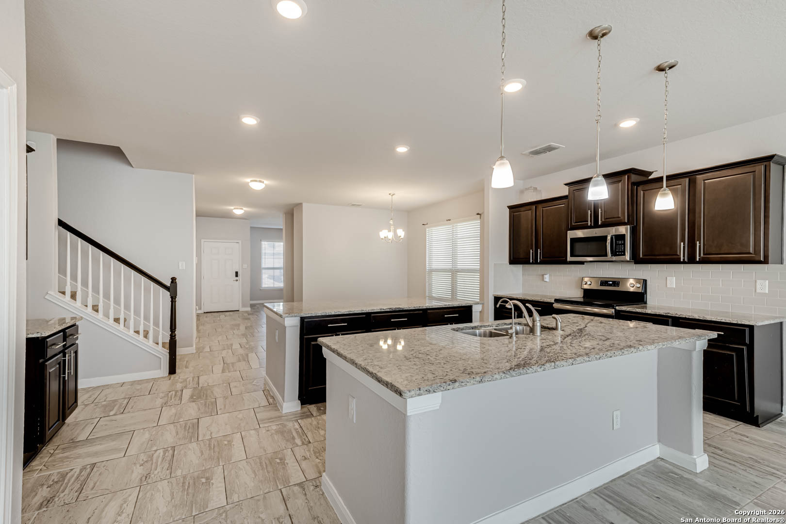 8908 Arundal Garden Converse, TX 78109 - Photo 14 of 32