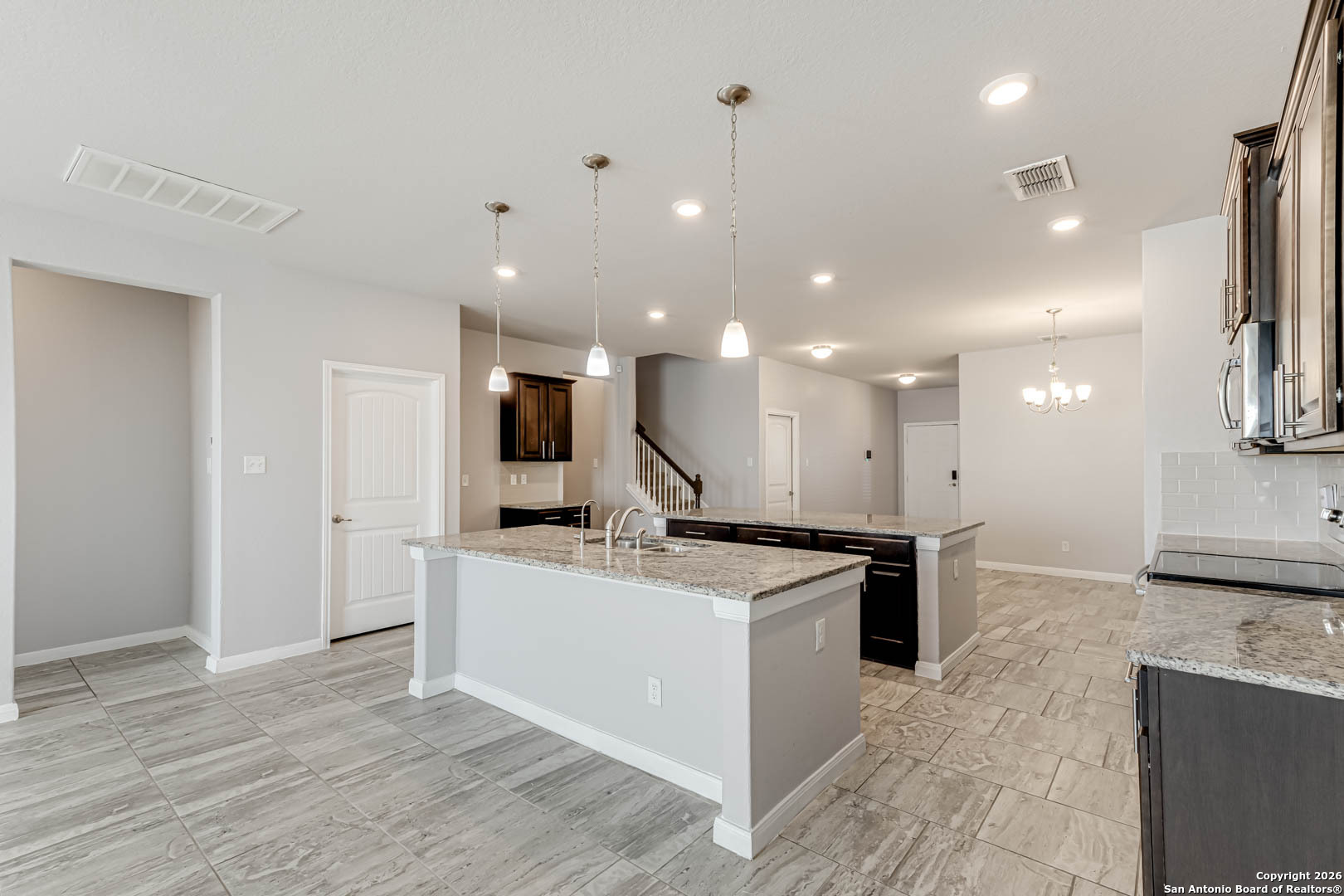 8908 Arundal Garden Converse, TX 78109 - Photo 15 of 32