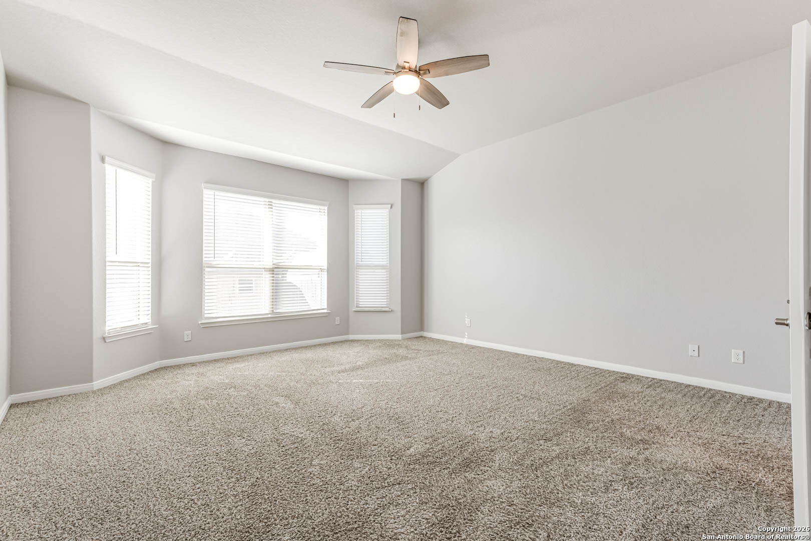 8908 Arundal Garden Converse, TX 78109 - Photo 18 of 32