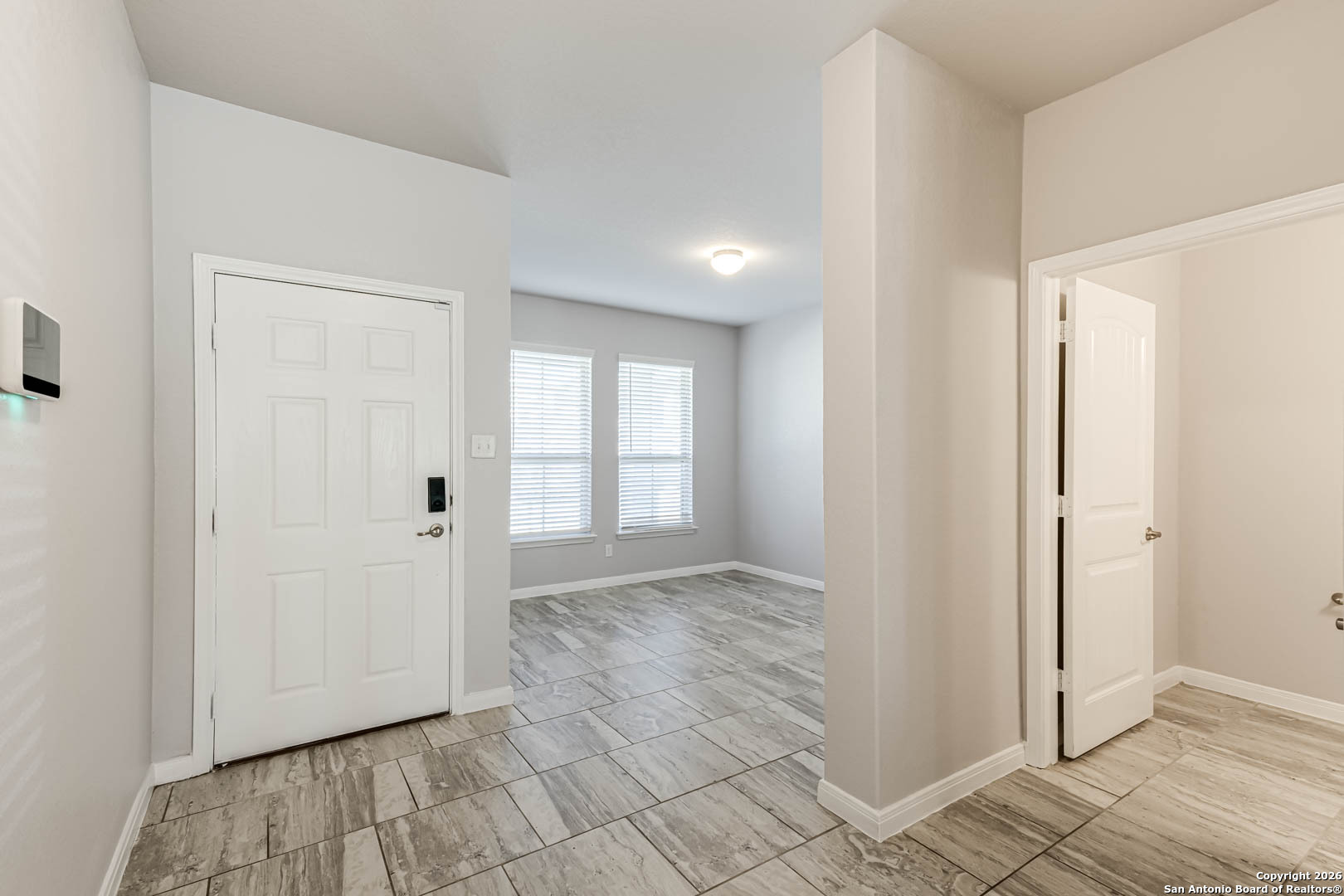 8908 Arundal Garden Converse, TX 78109 - Photo 6 of 32