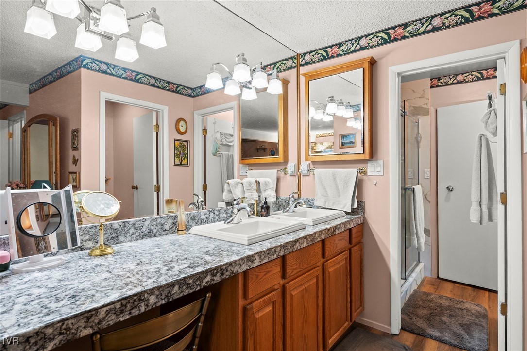 321 Ski Way, Unit 197 Incline Village, NV 89451 - Photo 15 of 25 Primary Bath