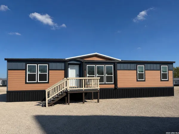 $375,000 | 200 Lolita Drive, Lytle, TX 78052