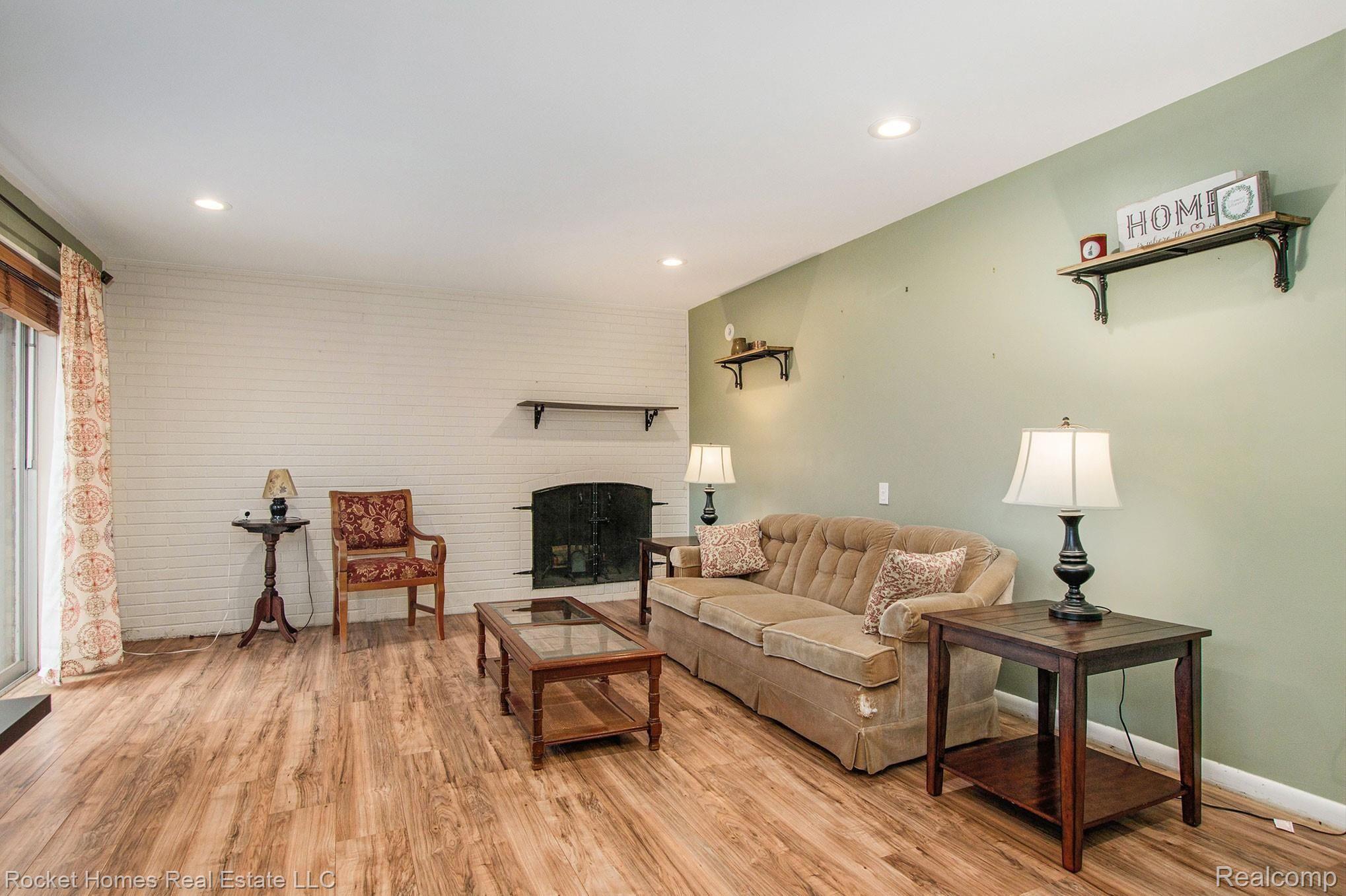7290 Stonebrook Road West Bloomfield, MI 48322 - Photo 13 of 33 IMG_8824.jpg