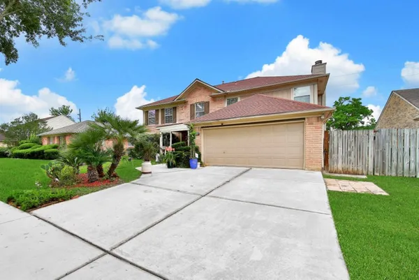 $2,500 | 3006 Mesquite Drive, Sugar Land, TX 77479