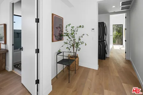 $1,795,000 | 4683 Glenalbyn Drive, Los Angeles, CA 90065