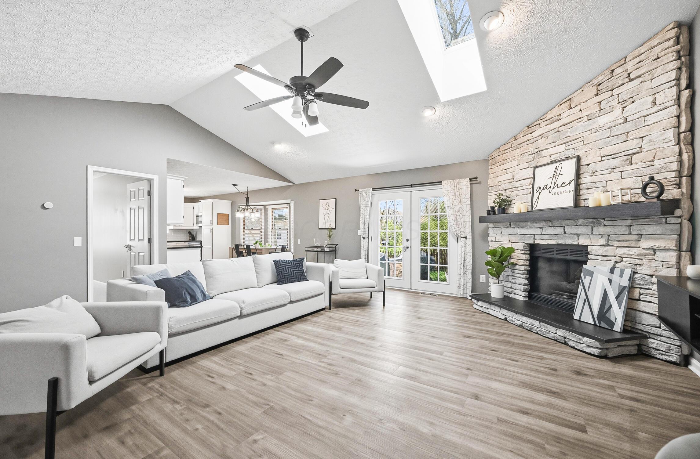 637 Ridenour Road Columbus, OH 43230 - Photo 8 of 61 Great Room