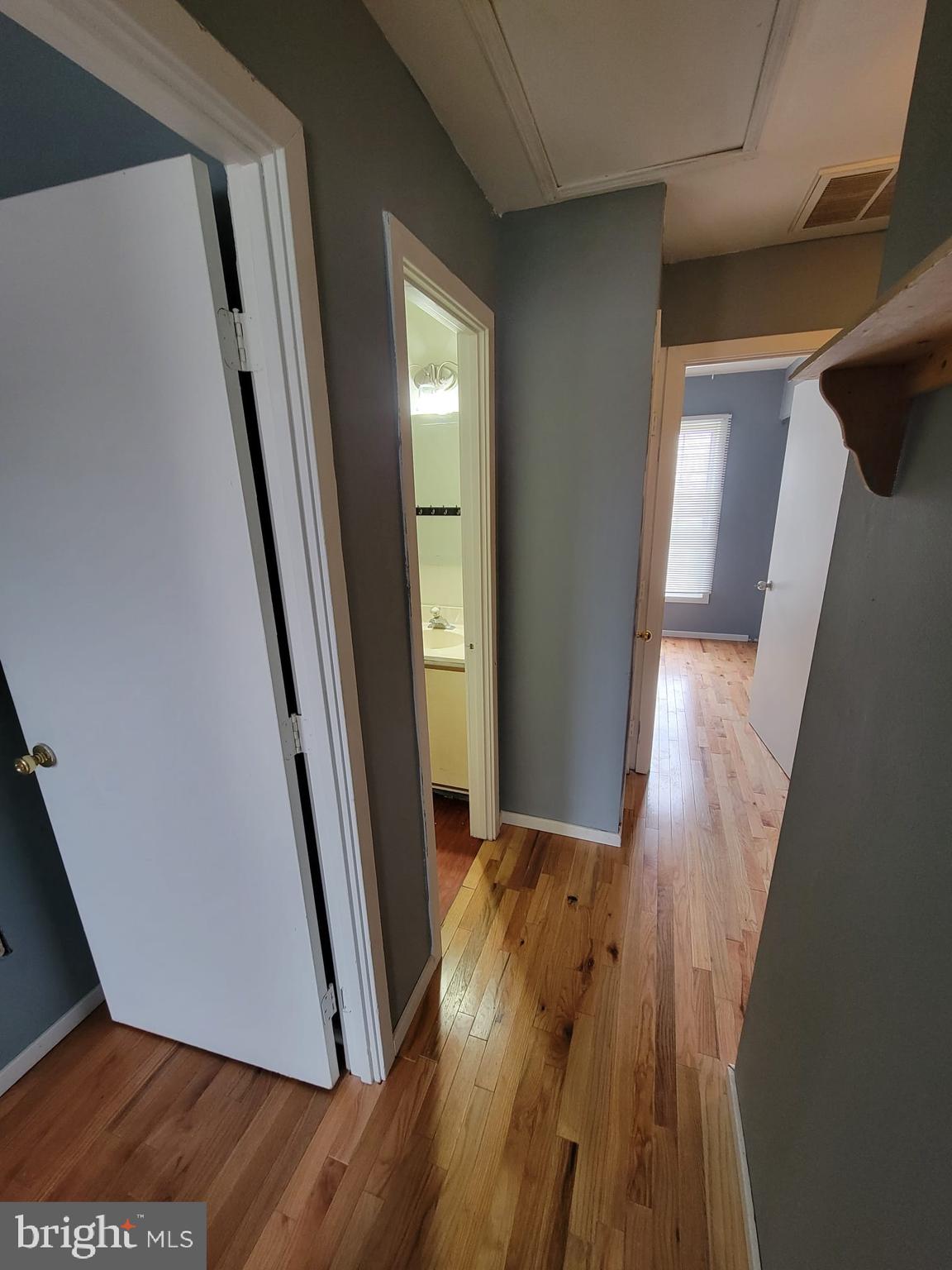 1119 Inner Circle Brooklyn, MD 21225 - Photo 10 of 23 Hallway