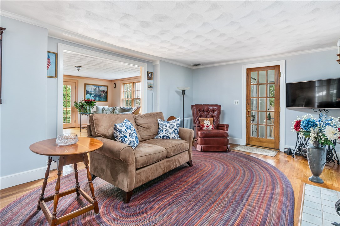 8 Fort Hill Road Bristol, RI 02809 - Photo 10 of 42