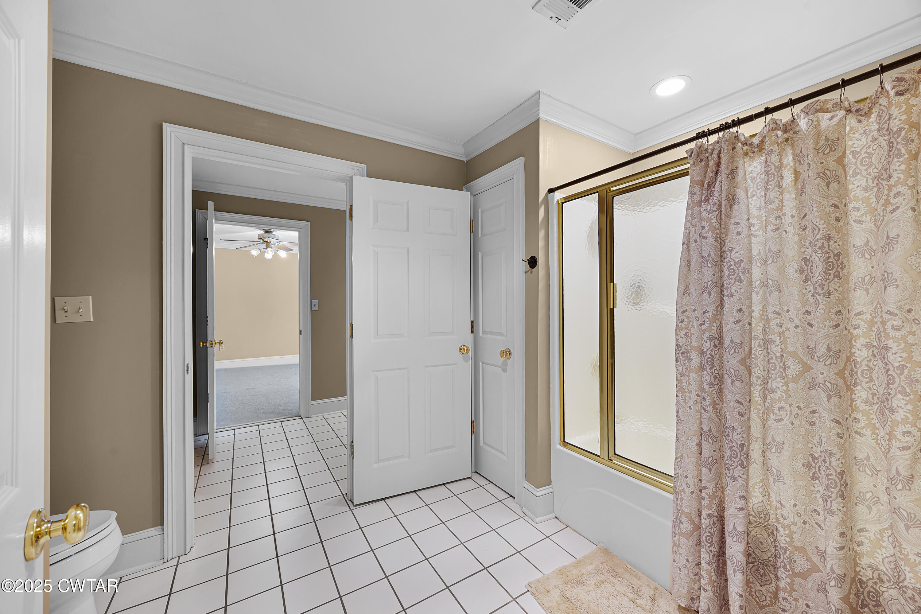 40 Winfield Place Jackson, TN 38305 - Photo 25 of 37 a view of an empty room and window