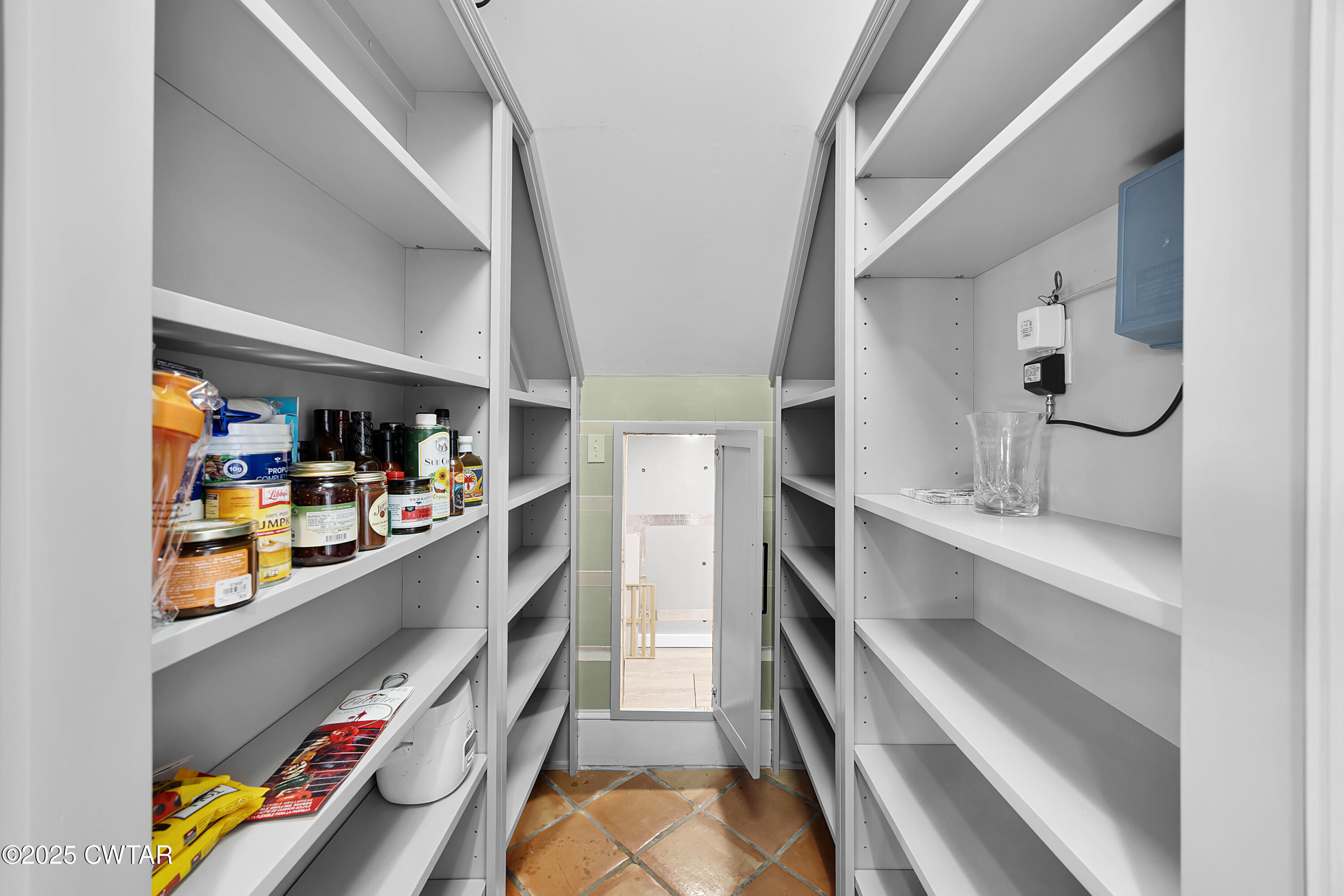 40 Winfield Place Jackson, TN 38305 - Photo 10 of 37 a view of storage and utility room