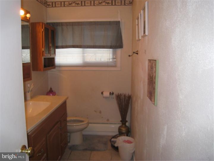 55 Four Leaf Road Levittown, PA 19056 - Photo 12 of 24 Bathroom