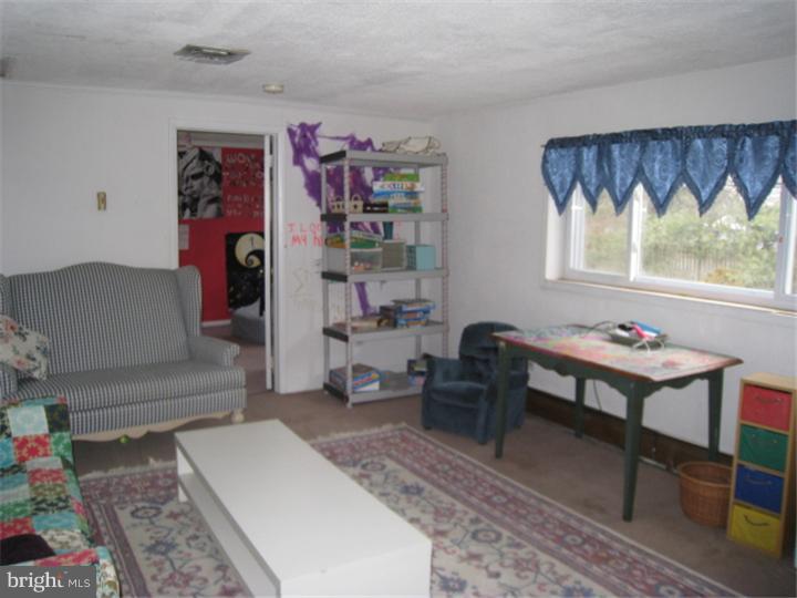 55 Four Leaf Road Levittown, PA 19056 - Photo 16 of 24 Family Room